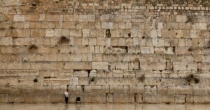 Netanyahu Prays for Trump at Western Wall