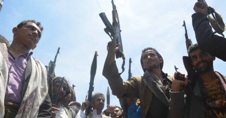 Houthis Warn of Strikes on Israel, US Warships